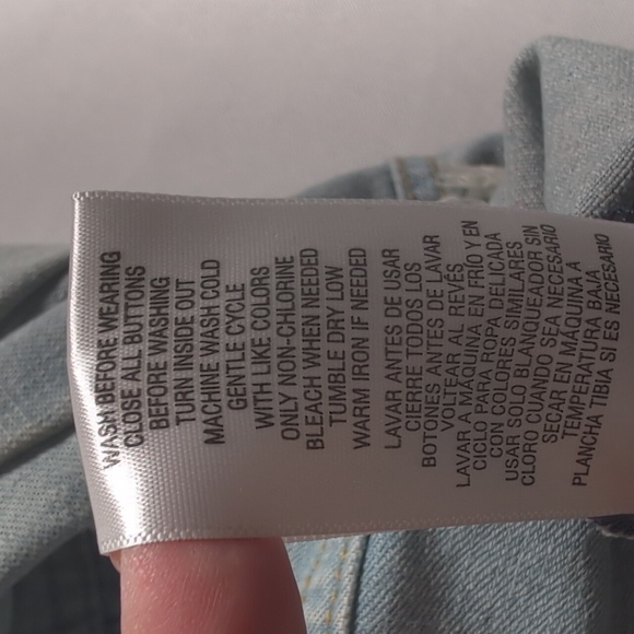 Adam Levine Denim jacket with ripped markings Size Small - Picture 7 of 7